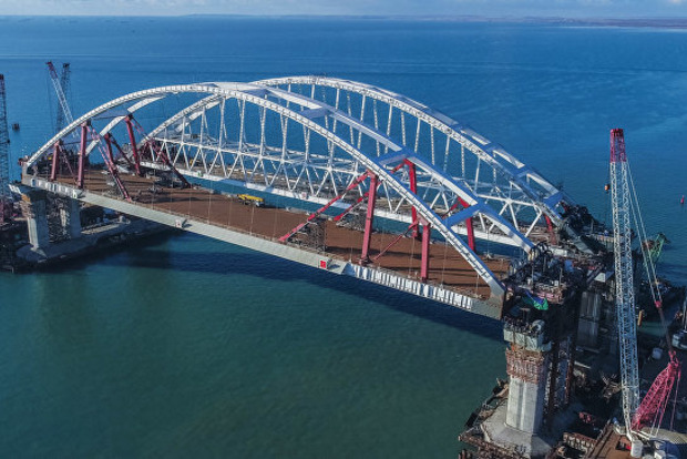 У будівельників Керченського моста не зійшлися металеві прольоти