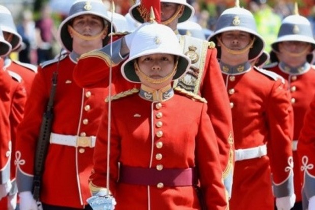 Королевскую стражу Британии впервые в истории возглавила женщина