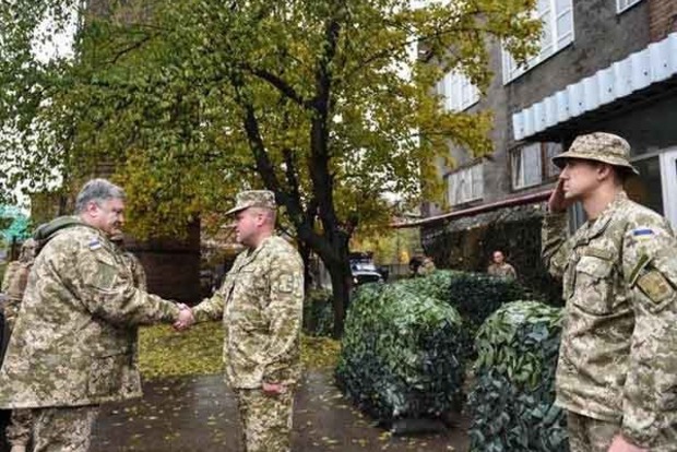 Президент прибыл с визитом в прифронтовую Авдеевку
