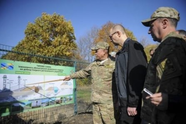 Яценюк намерен проверить строительство «Европейского вала» в Харьковской области