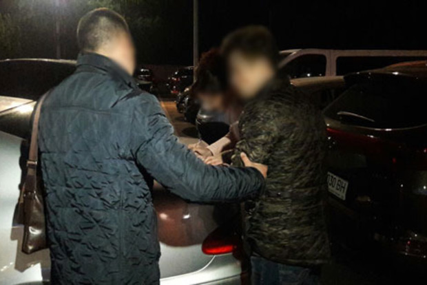 В «Жулянах» задержаны турок и украинка, которые продавали девушек в секс-рабство