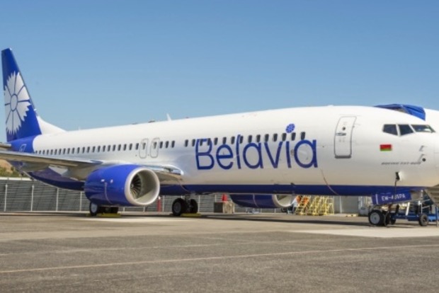 Boeing-737 авіакомпанії Белавіа зіткнувся зі зграєю птахів і повернувся в аеропорт