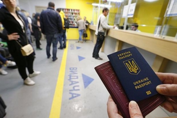 За две недели безвиза в ЕС не пустили 33 украинцев