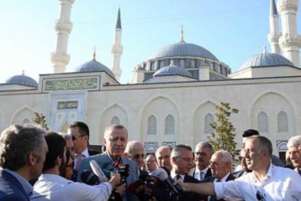 Ердоган знепритомнів під час молитви в мечеті