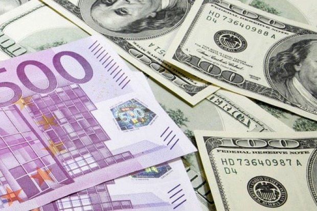 Нацбанк зняв деякі обмеження купівлі валюти