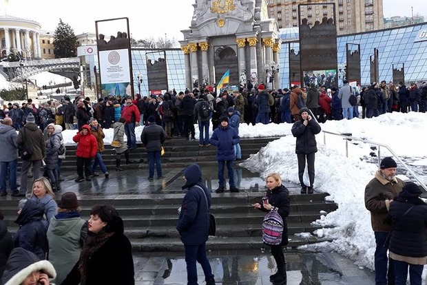 У Києві проходить акція прихильників Порошенка «Кава на Хрещатику»