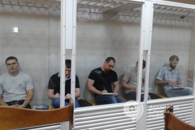 Пятерым «экс-беркутовцам» суд продлил арест еще два месяца