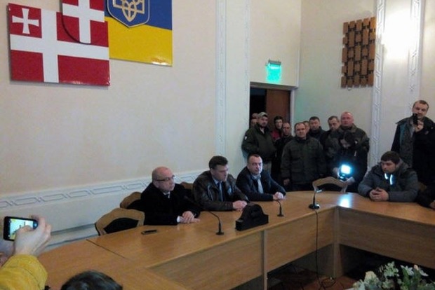 Прихильники блокади пікетували Волинську та Чернівецьку ОДА