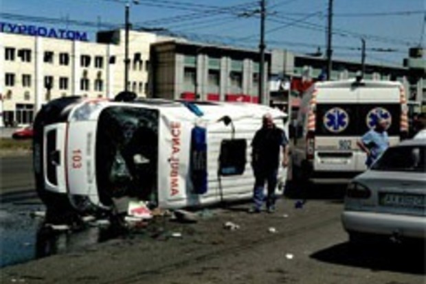 ДТП со скорой в Харькове: пострадали семь человек