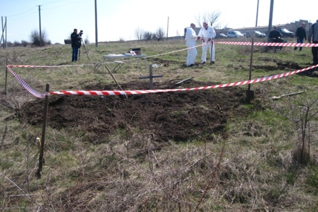 ﻿У Донецькій області знайдено масове поховання бойовиків
