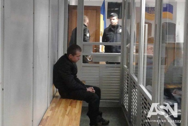 Суд отправил сына нардепа Попова под круглосуточный домашний арест  