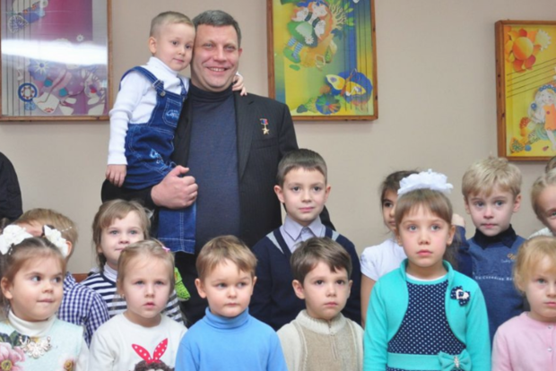 Хуже Гитлера: соцсети высмеяли показуху Захарченко с перепуганными детьми в Макеевке