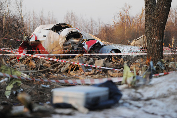 Смоленская катастрофа: В гробу жертвы нашли фрагменты еще семи тел