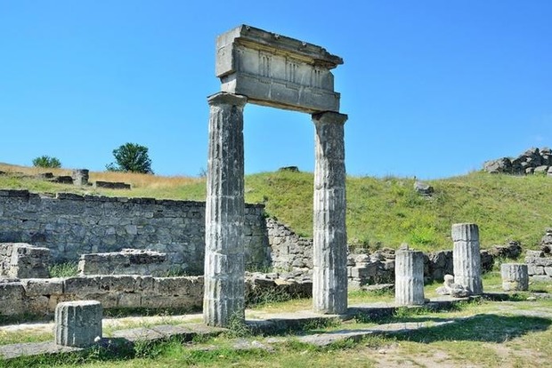 В оккупированном Крыму рухнула знаменитая древнегреческая арка