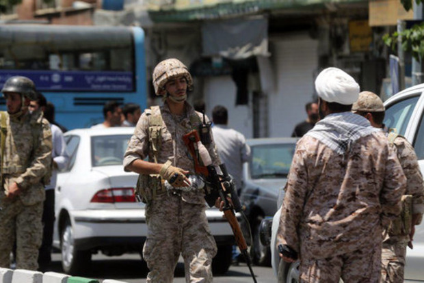 Число жертв терактов в Тегеране достигло 16 человек‍