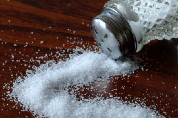 Порча на соль: как определить и как снимать