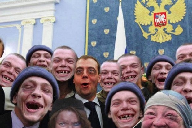 Медведев призвал Евросоюз полностью запретить визы россиянам