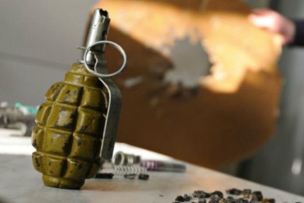 В Харькове неизвестные бросили гранату в аптеку