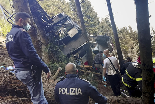 ЗМІ: в результаті аварії фунікулера в Італії загинули не менше 14 людей