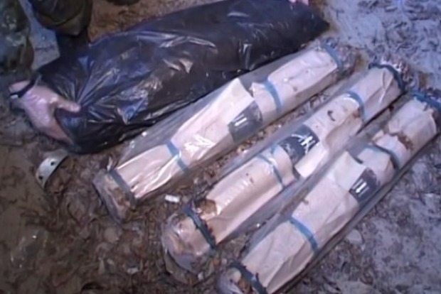 В Днепропетровске СБУ разоблачила тайник с гранатометами
