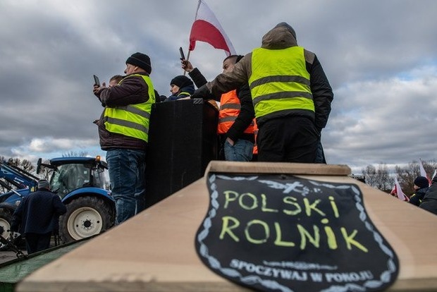 В конце недели Зеленский поручил правительству прибыть на место забастовки польских фермеров на границе
