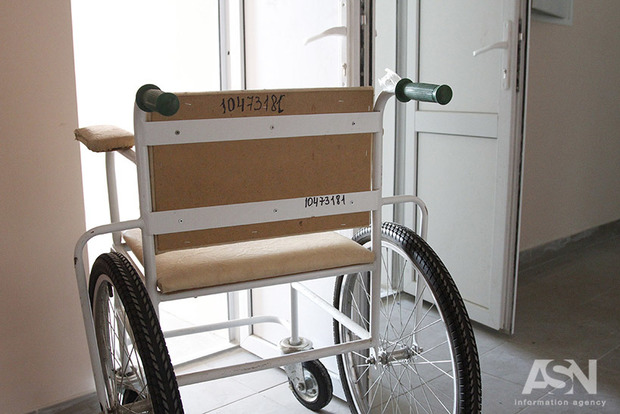Порошенко прибрав термін «інвалід» із законодавства