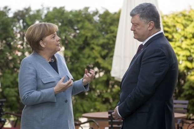 Меркель пересказала Порошенко переговоры с Путиным