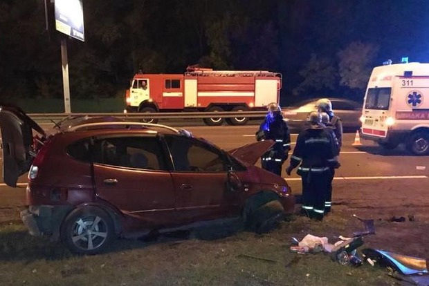 Смертельное ДТП в Киеве: одна машина сгорела, вторая оказалась на крыше