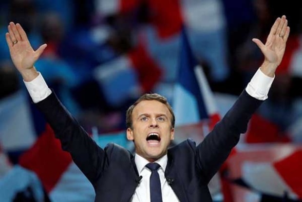 Экзит-пол: Макрон лидирует на выборах президента во Франции