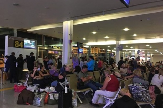 В аеропорту Таїланду застрягли близько 300 українців