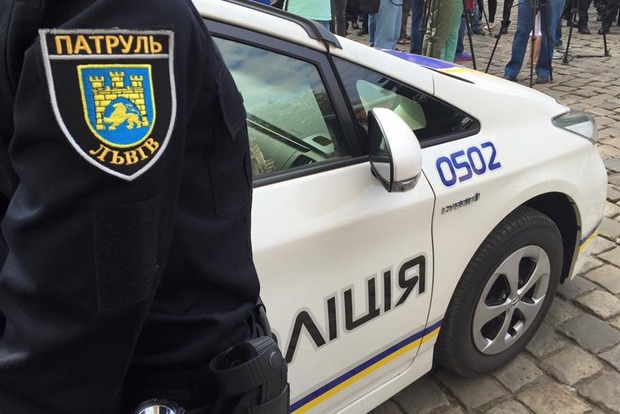У Львові водій збив поліцейського і протягнув його 50 метрів
