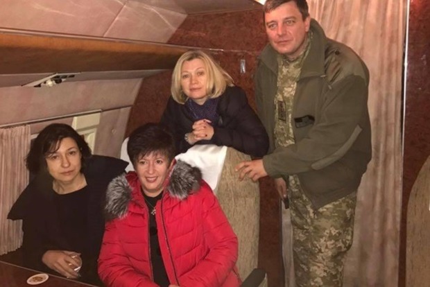 За полоненими українцями вже вилетіли на Донбас