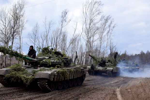 Украинские военные провели танковые учения на Донбассе