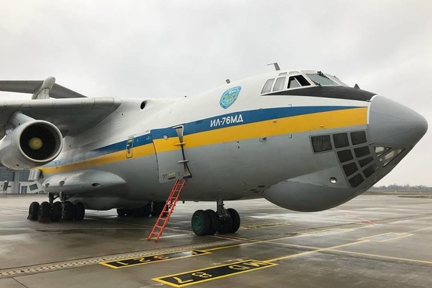 Освобожденных украинцев привезут в Киев военным самолетом Ил-76