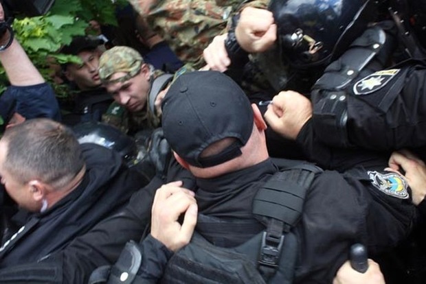 Суд отказался оставить под стражей организатора избиения АТОвцев 9 мая в Днипре