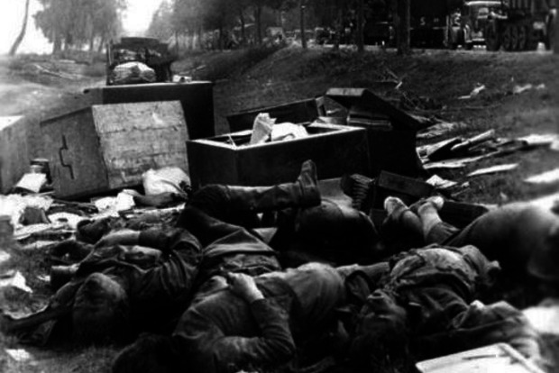 Русские оккупанты брали уроки у нацистов Третьего Рейха. 10 августа 1941 года - 49-й день после нападения Германии на СССР