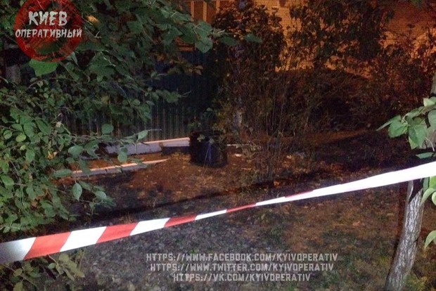 Возле жилых домов в Киеве в пакете найден снаряд