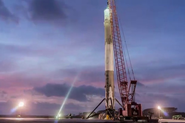 Фотограф случайно заснял посадку первой ступени ракеты Falcon 9