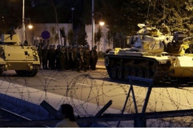 В Турции арестовали уже более 120 человек за причастность к попытке переворота