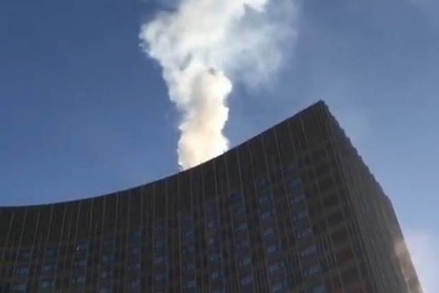 Найбільший готель Москви палає, людей евакуюють