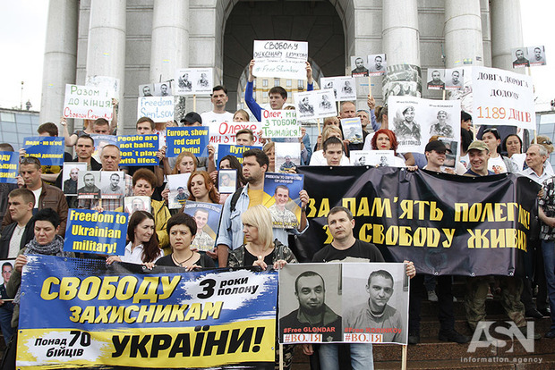 Марш за освобождение из российского плена защитников Украины прошел в Киеве
