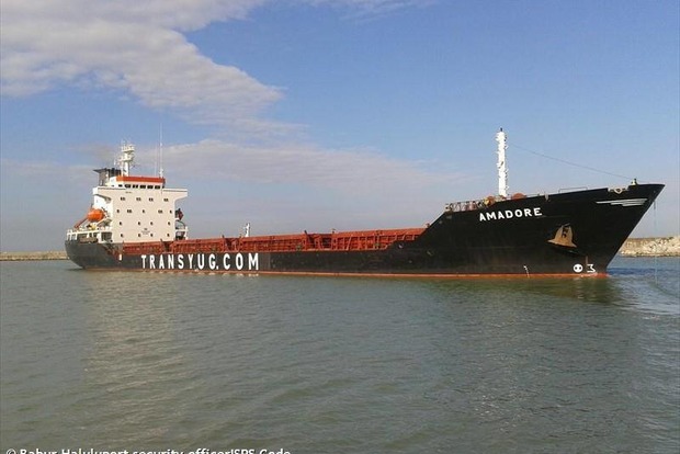 ФСБ затримала черговий української корабель в Азовському морі