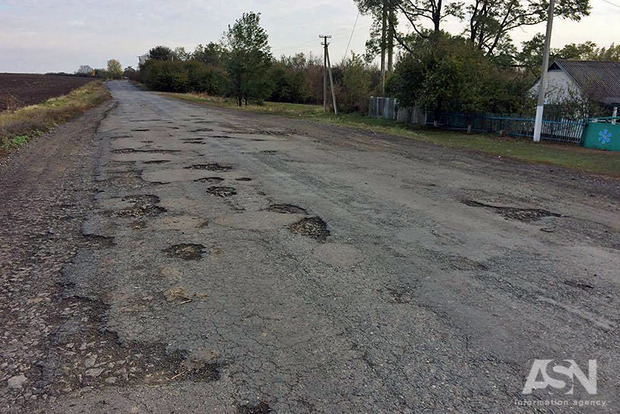 Хуже, чем в Мозамбике. Опубликован позорный рейтинг украинских дорог