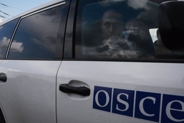 Наблюдатели ОБСЕ эвакуировали полевой офис в Попасной из-за обстрелов боевиков
