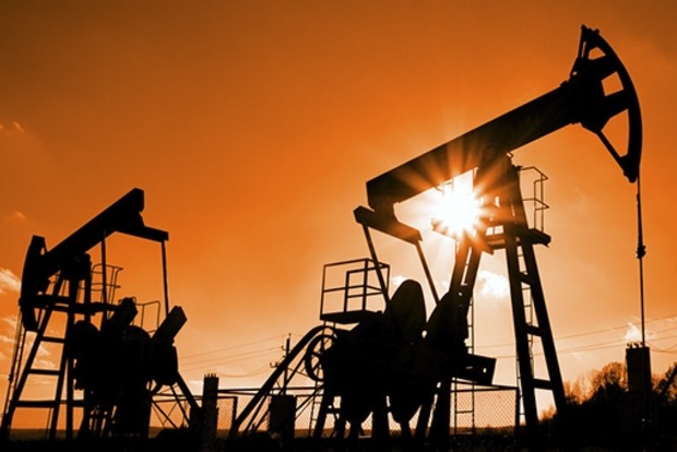 Впервые с середины апреля цена нефти Brent упала ниже 42 долларов США