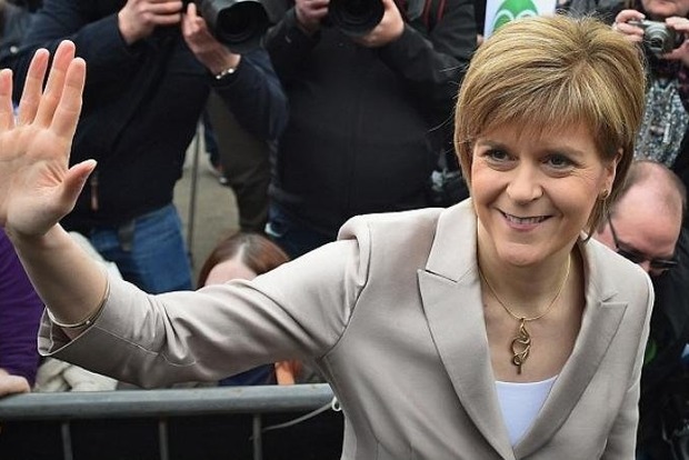 Шотландия требует у Британии новый референдум о независимости