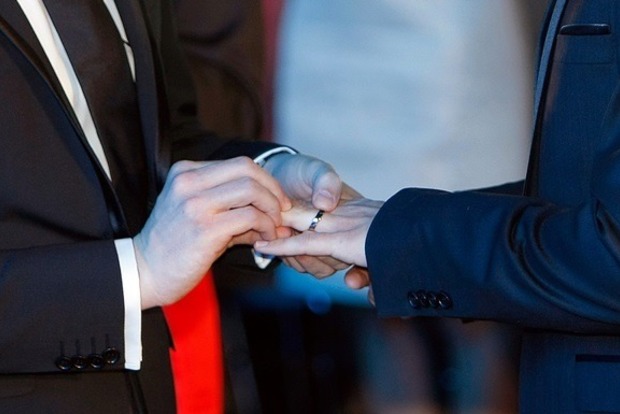 В Москве признали однополый брак двух мужчин из РФ