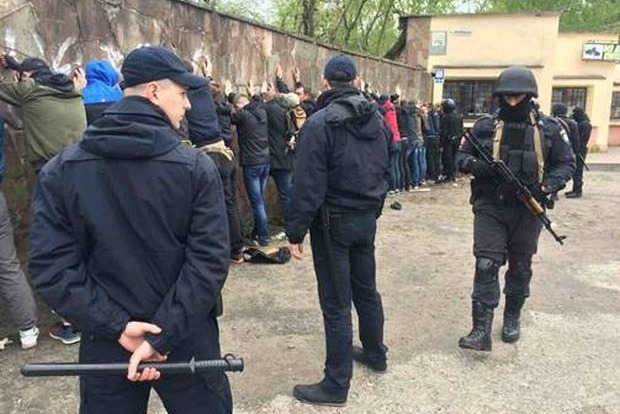 У Львові було затримано більше 30 учасників масової бійки
