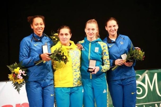 Женская сборная Украины по фехтованию выиграла золото в Китае