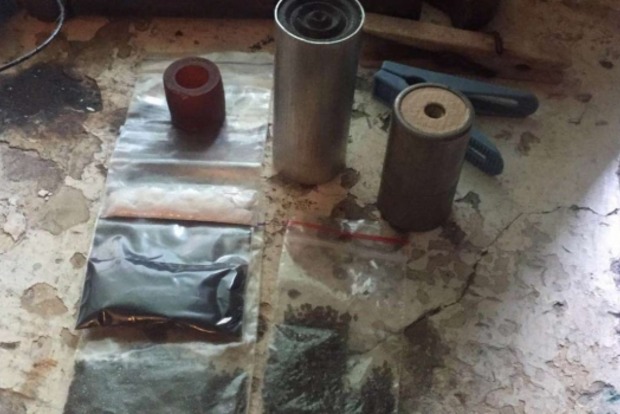 У Миколаєві боєць ЗСУ і студент вдома виготовляли вибухівку для продажу